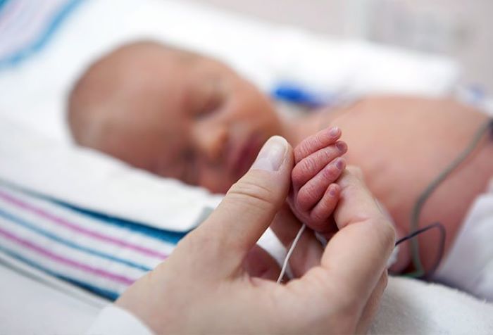 veja aqui nesse blog cuidados com bebês prematuros