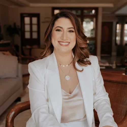 Dra. Safira Frota Nefrologista